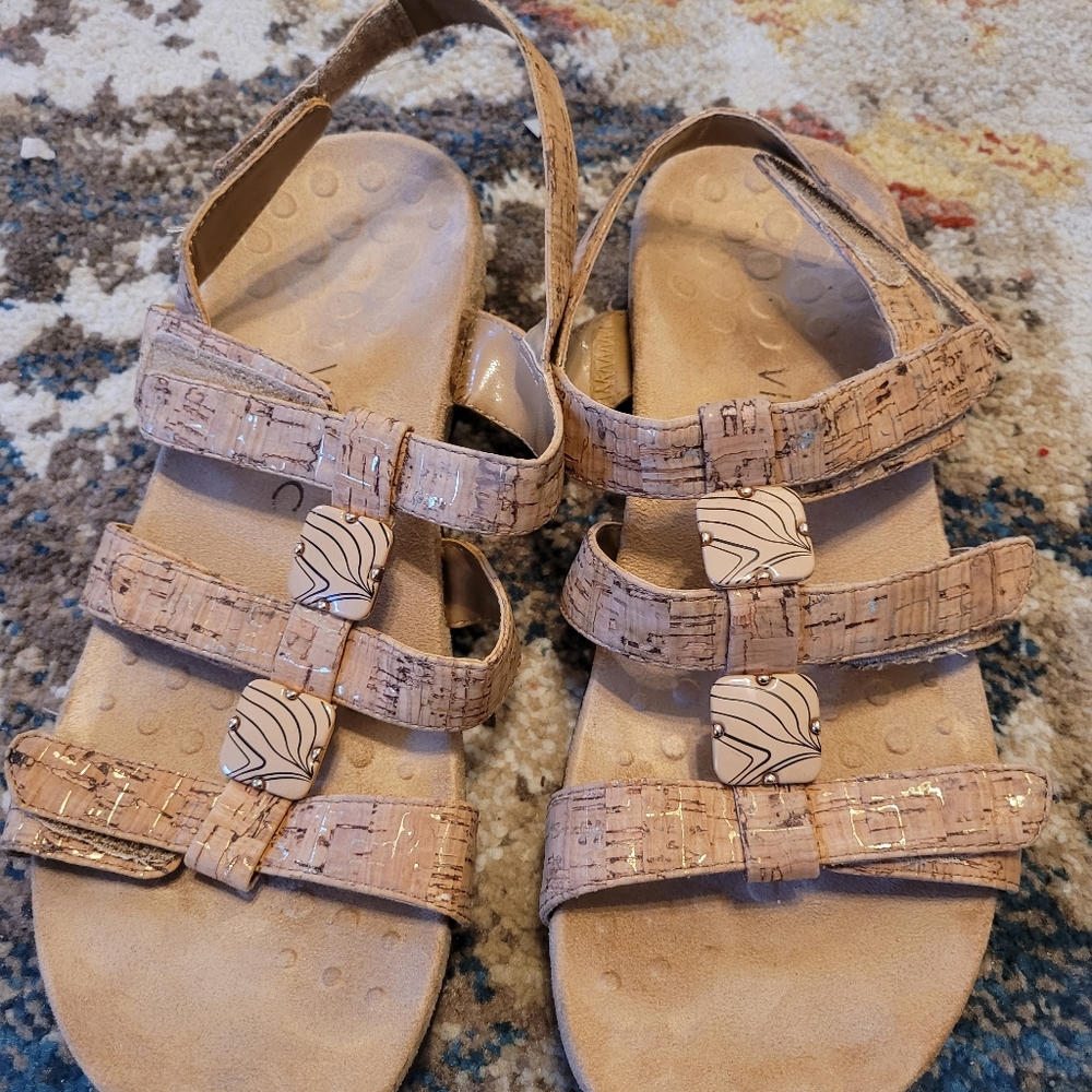 Vionic Sandals Sz 9